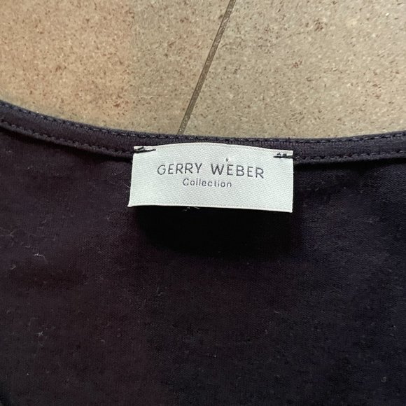 Gerry Weber Woman's Vneck jersey top with metal detail - Size 8 - Picture 9 of 13
